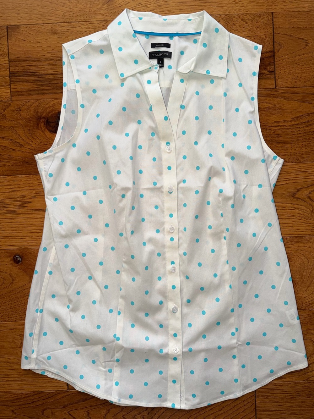 Talbots White Sleeveless Button-Down Top with Aqua Polka Dots